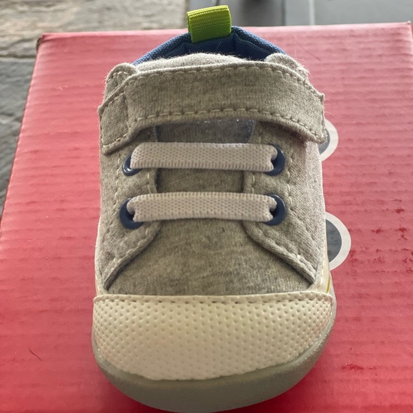 New in box See Kai Run size 3 - Picture 2 of 4